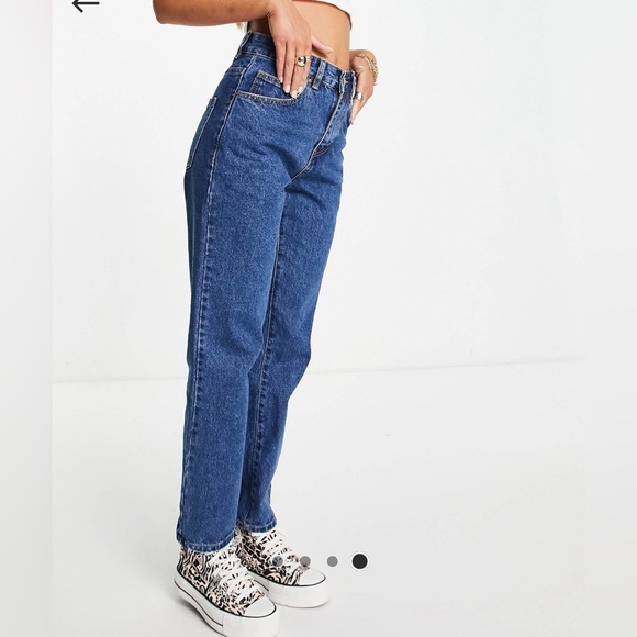 Cotton On: mom jeans in mid wash blue - Picture 3 of 6